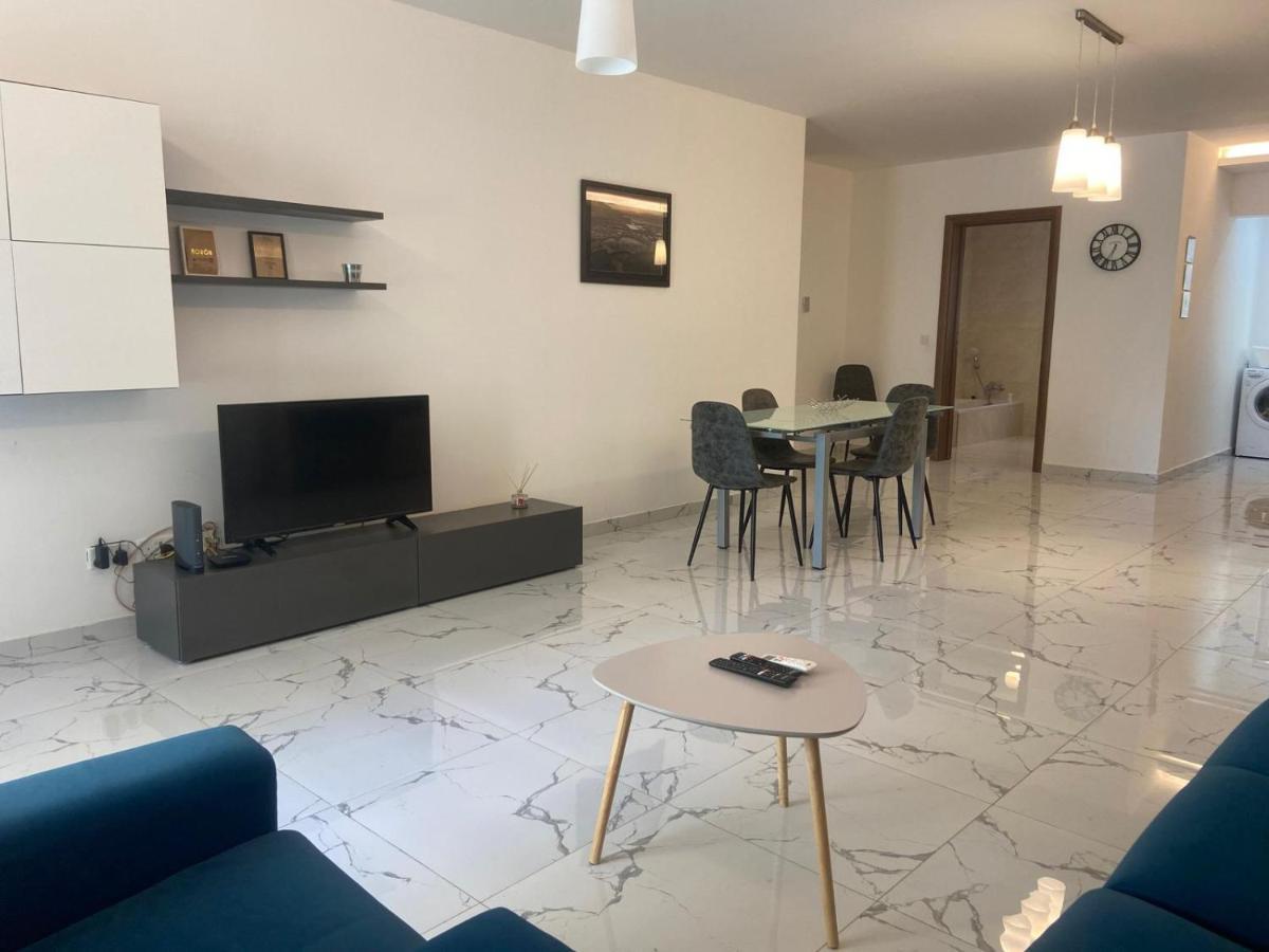 Sliema Centrally Located Apt Экстерьер фото